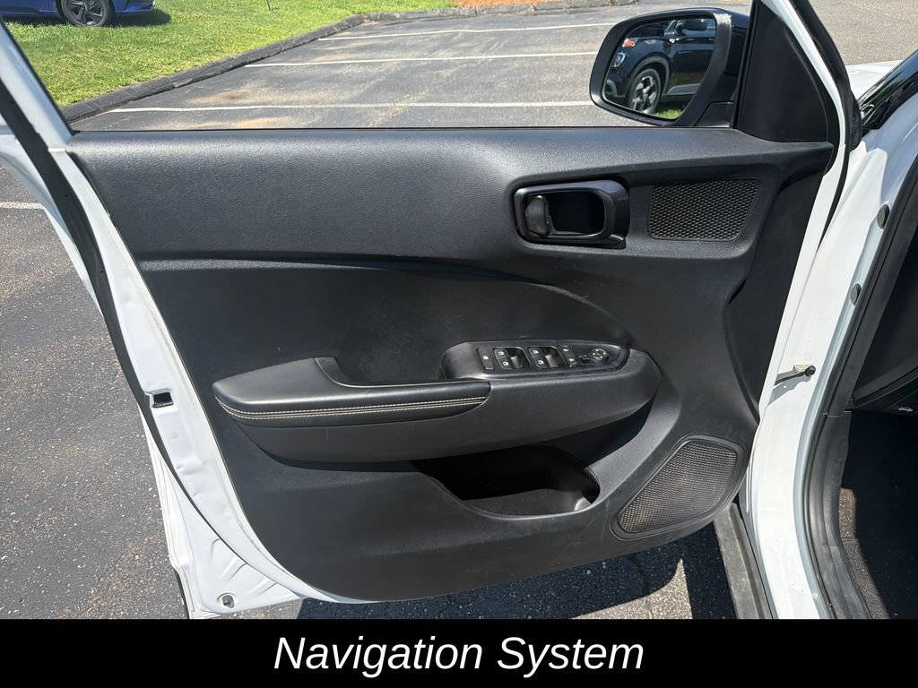 Certified 2023 Hyundai Venue Limited FWD image 11