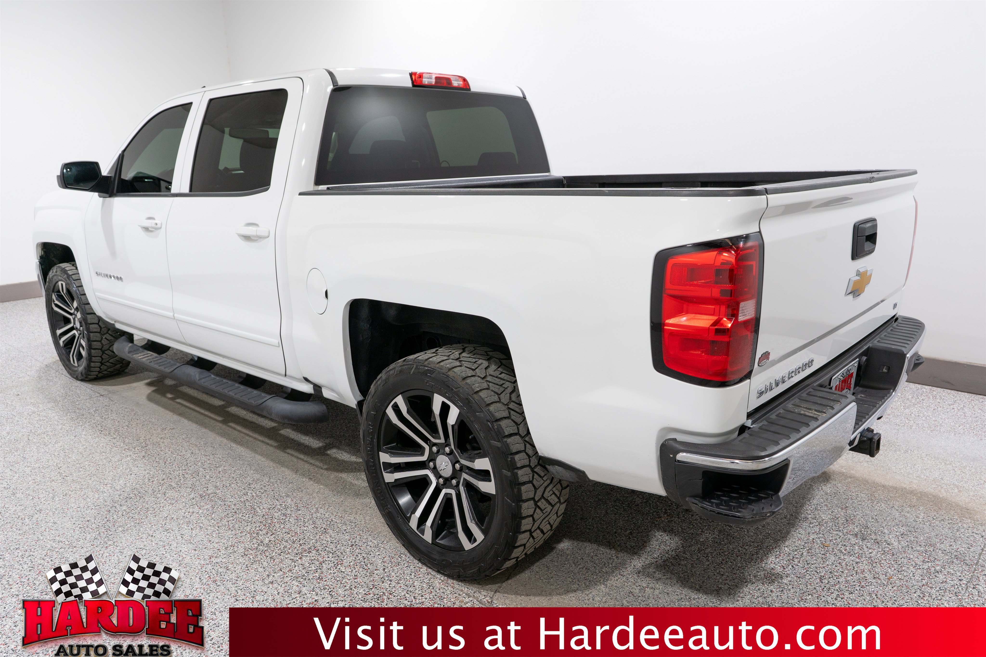 Used 2017 Chevrolet Silverado 1500 LT w/ Trailering Package AWD/4WD image 3