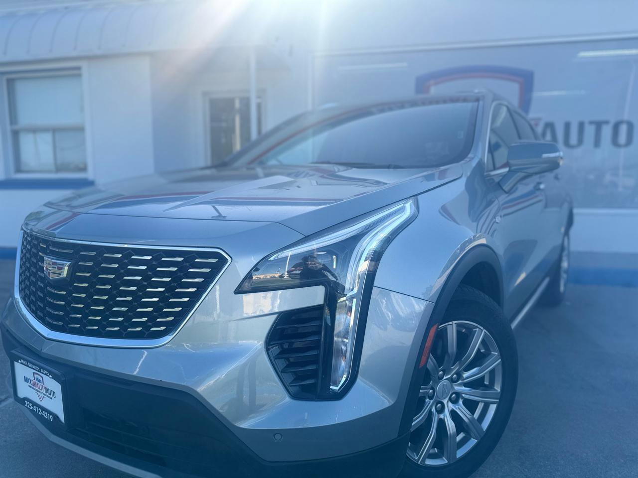 Used 2023 Cadillac XT4 Premium Luxury image 3