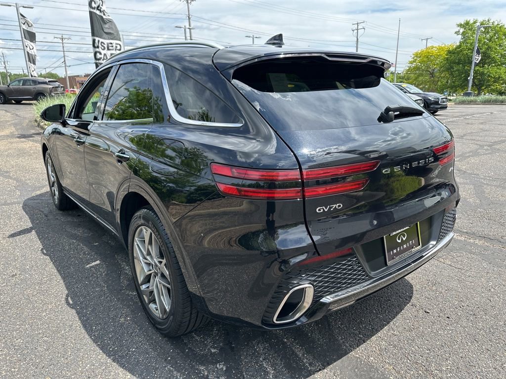 Used 2025 Genesis GV70 2.5T AWD/4WD image 11