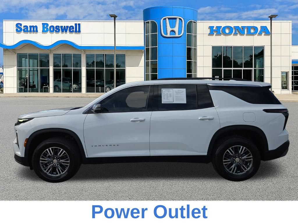 Used 2025 Chevrolet Traverse LT w/ Driver Confidence Package FWD image 9