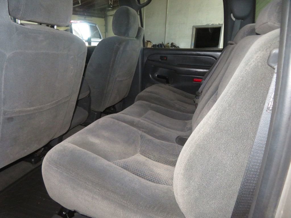 Used 2004 Chevrolet Silverado 2500 LS w/ Skid Plate Package AWD/4WD image 24