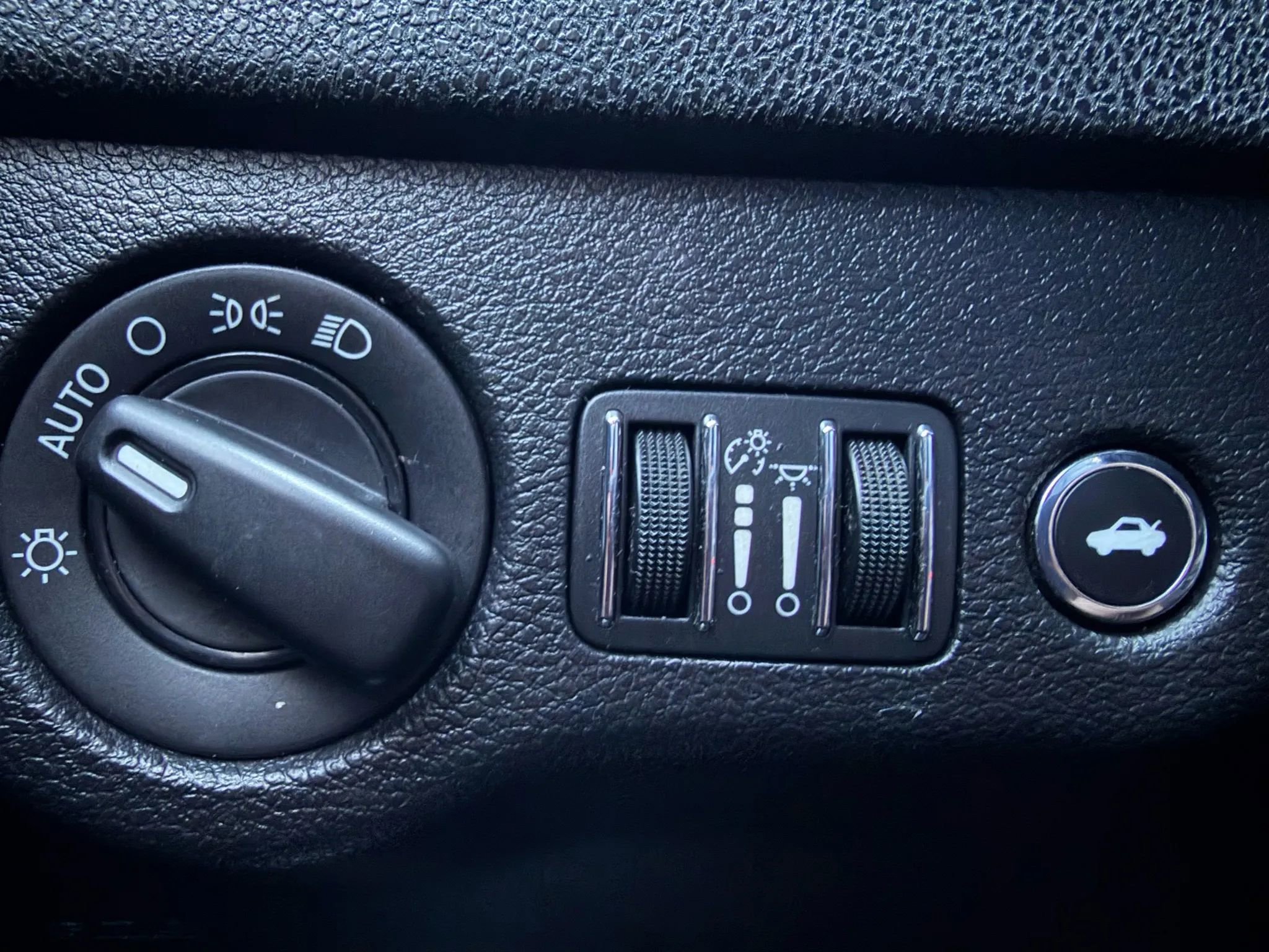 Used 2021 Dodge Charger SXT w/ Leather Interior Group image 24