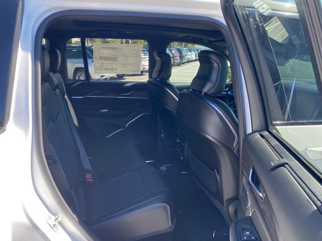 New 2025 Jeep Grand Cherokee Overland w/ Adv Protech Group III AWD/4WD image 34