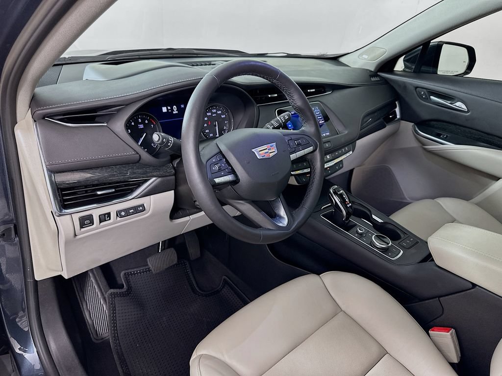Used 2021 Cadillac XT4 Premium Luxury FWD image 9