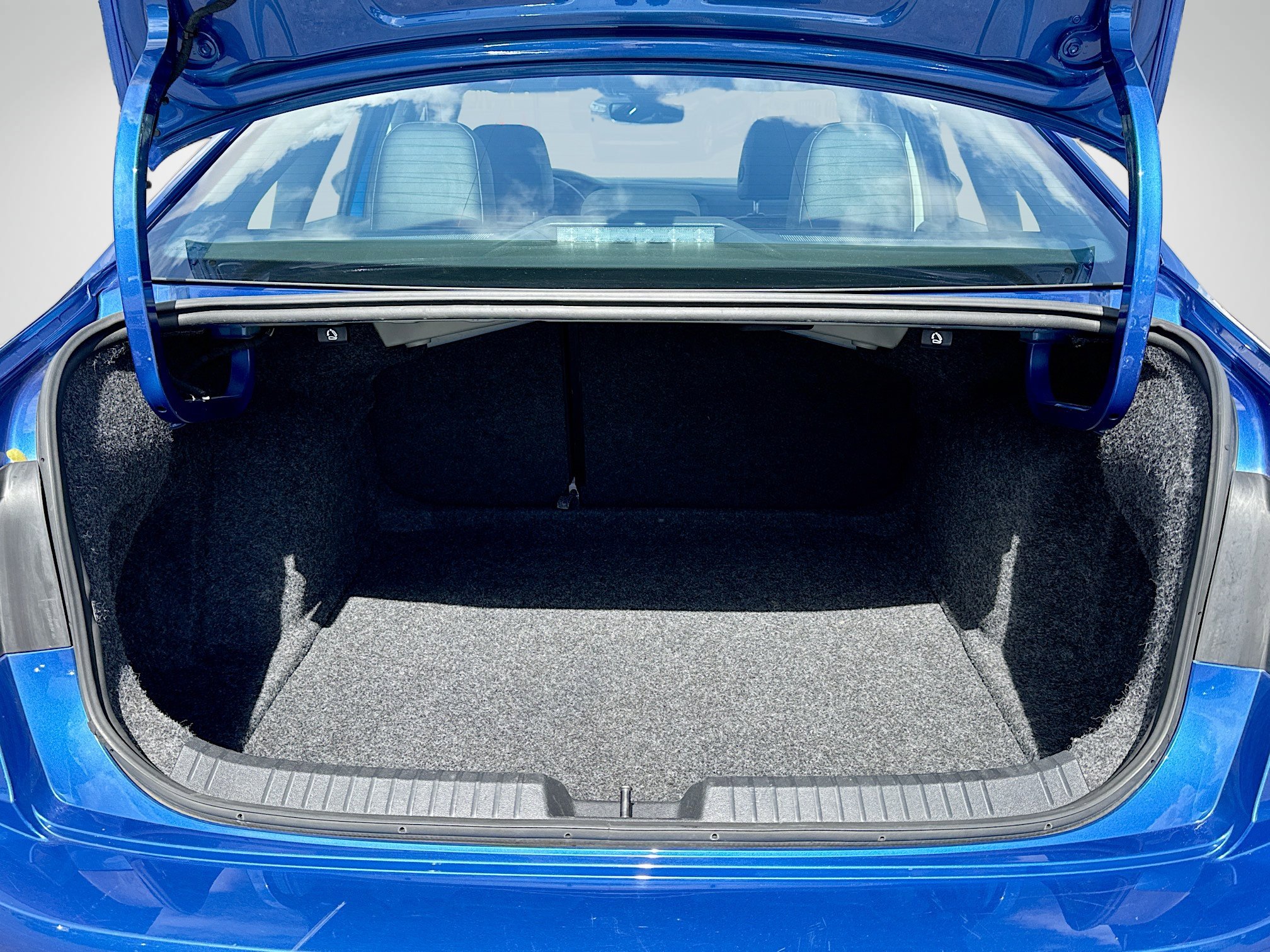 Used 2024 Volkswagen Jetta SE image 12