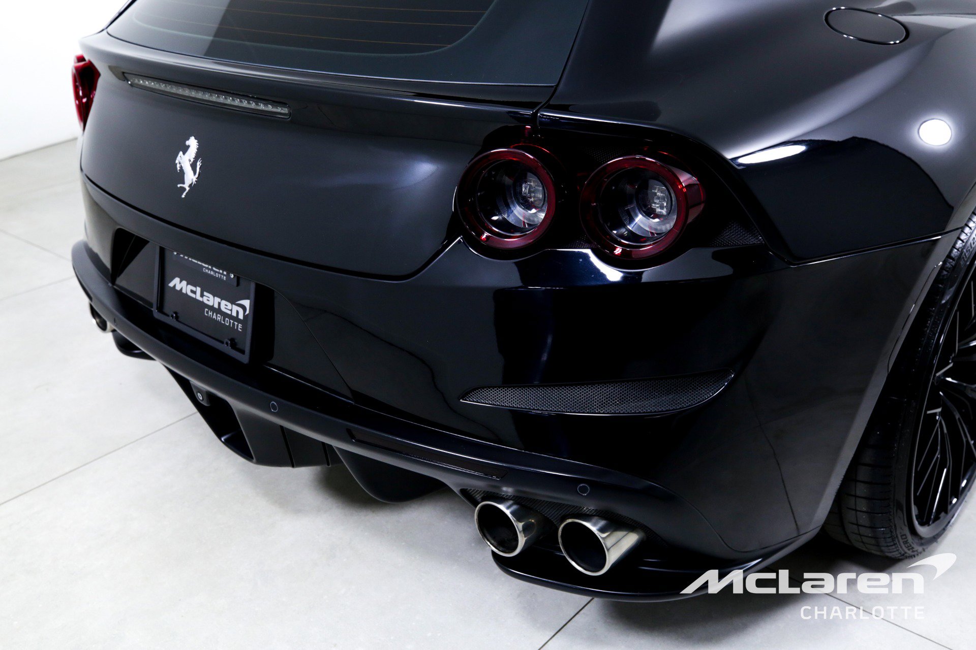 Used 2018 Ferrari GTC4Lusso T image 35