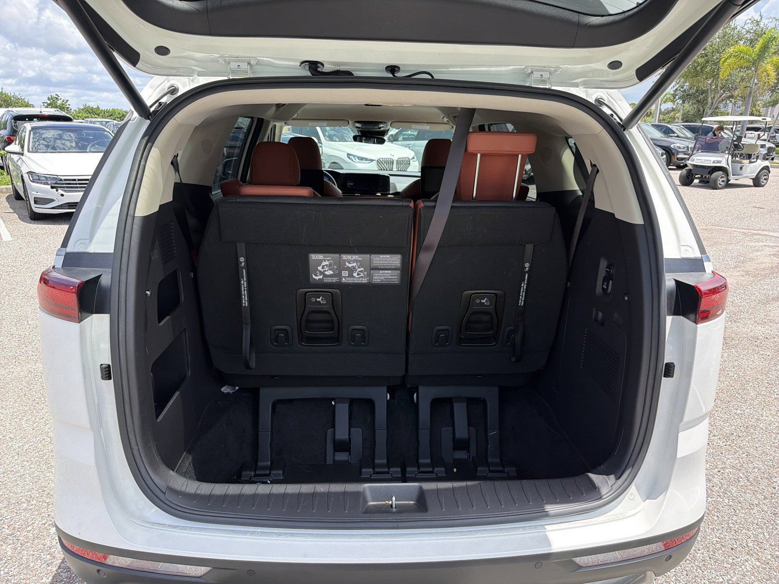 Used 2024 Kia Carnival SX FWD image 12