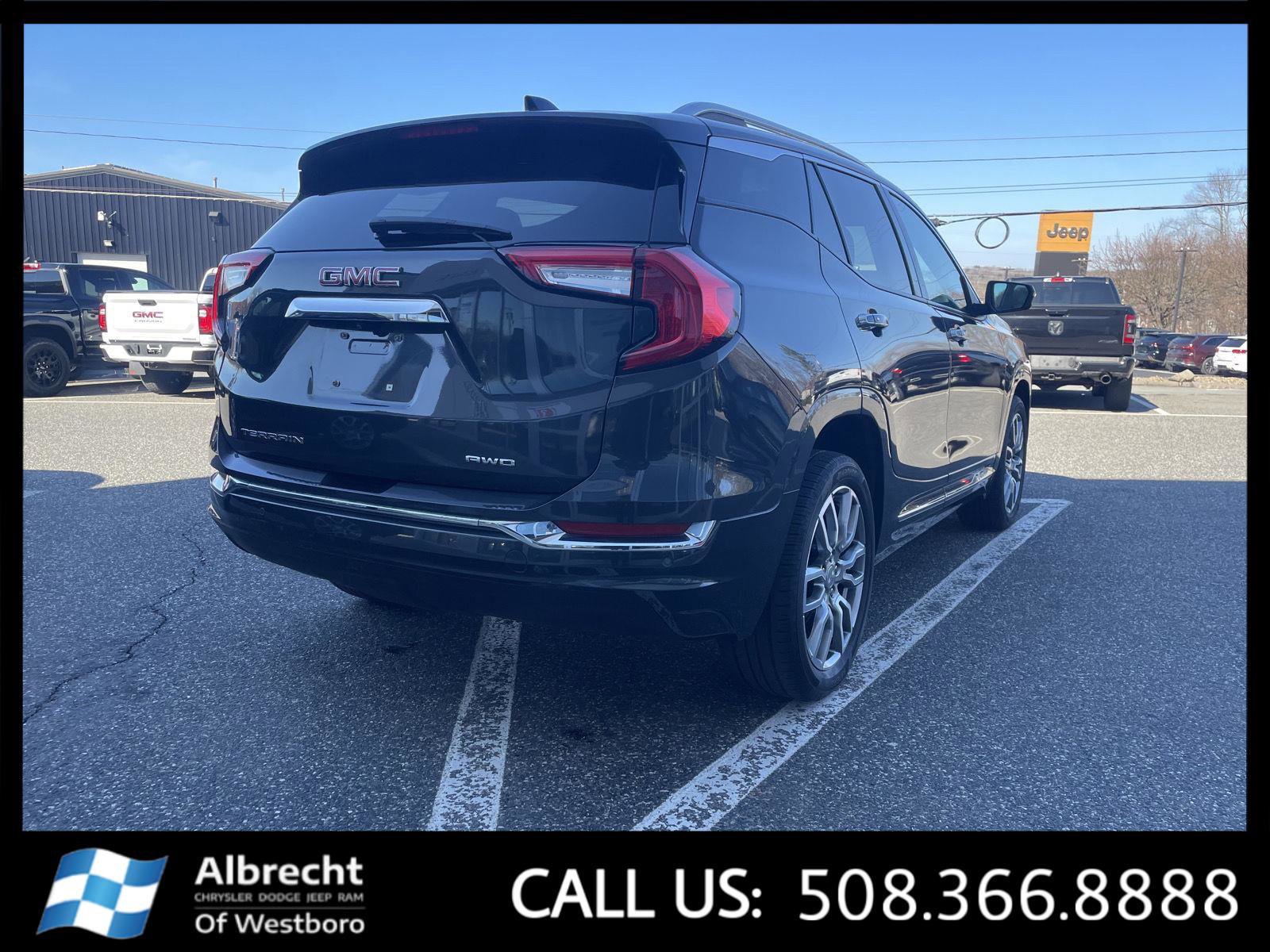 Used 2022 GMC Terrain Denali w/ Denali Premium Package image 5