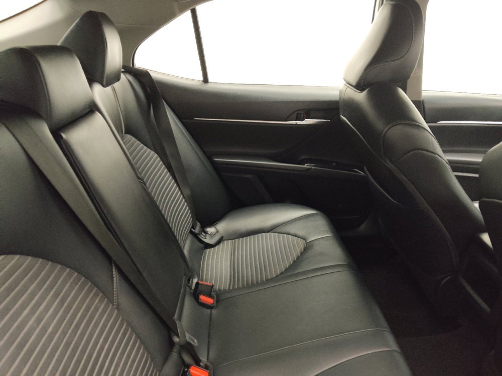 Used 2019 Toyota Camry SE image 19
