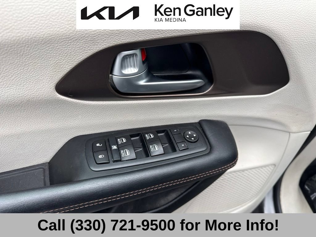 Used 2017 Chrysler Pacifica Touring-L Plus w/ Advanced Safetytec Group FWD image 26