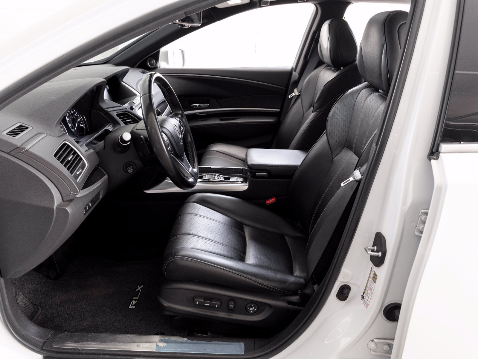 Used 2018 Acura RLX w/ Technology Package FWD image 11