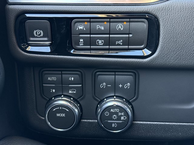 New 2026 GMC Yukon XL Denali w/ Sun & Power Step Package image 23