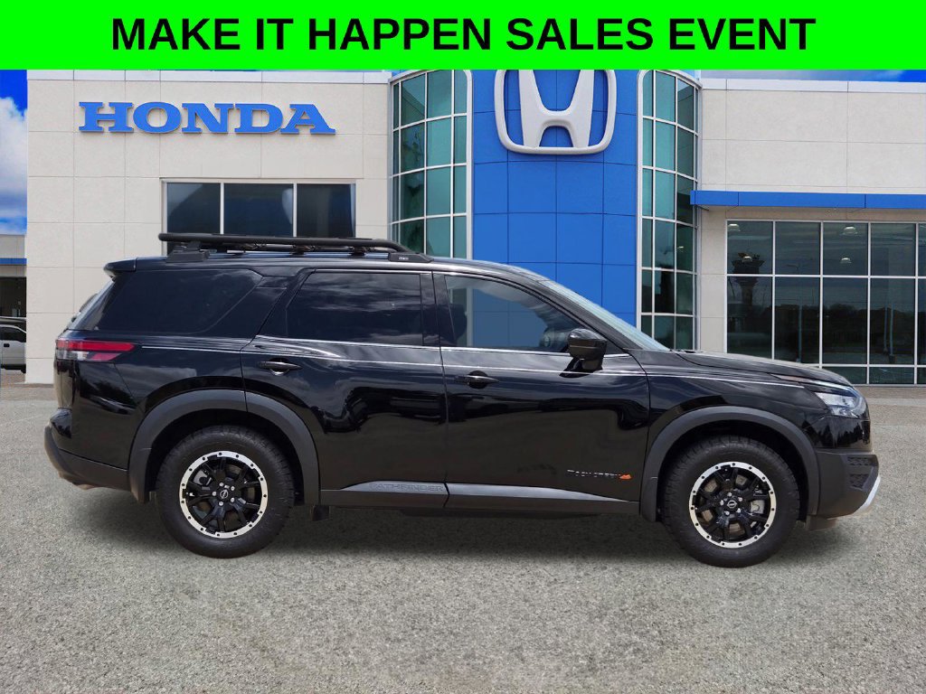Used 2024 Nissan Pathfinder Rock Creek AWD/4WD image 2