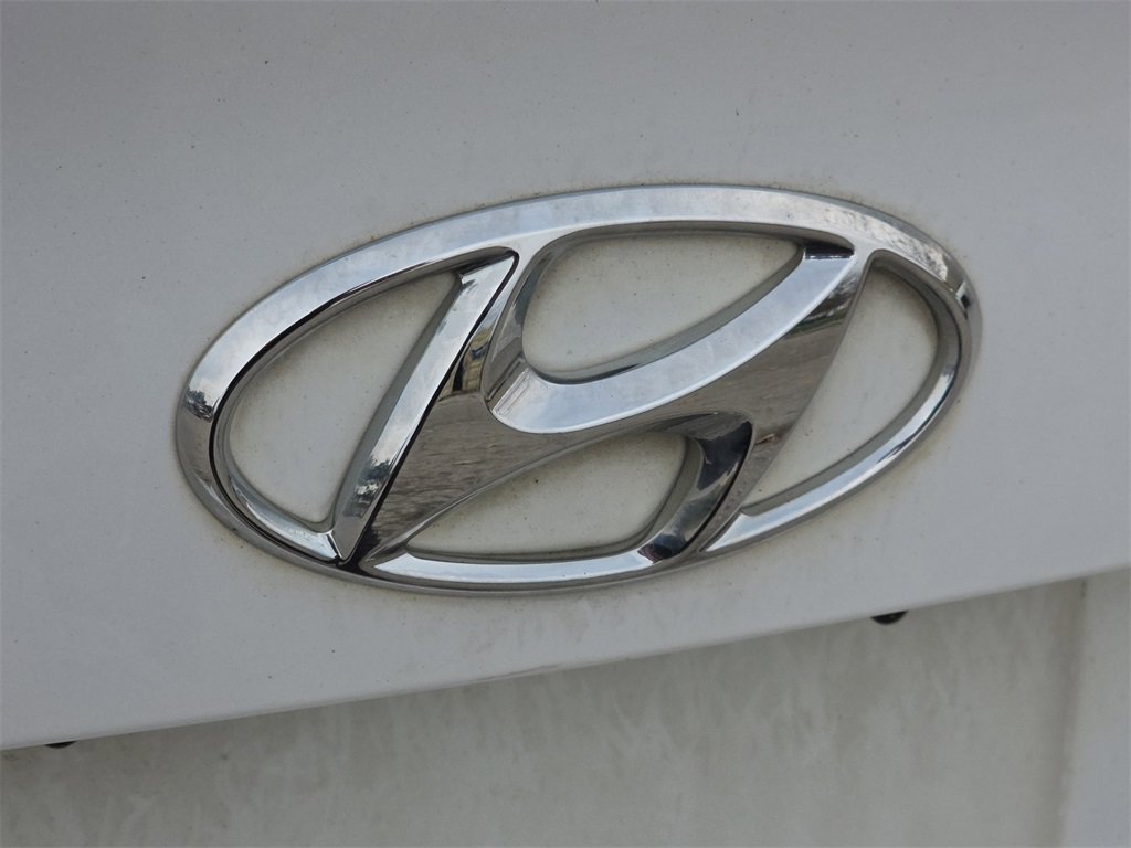 Used 2016 Hyundai Sonata SE w/ Cargo Package image 11