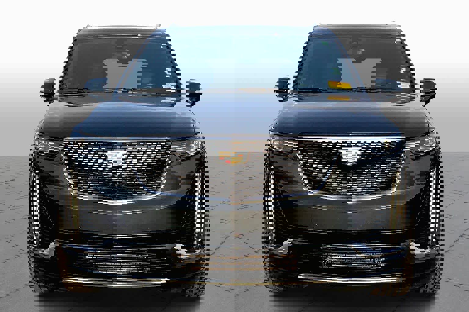 Used 2023 Cadillac XT6 Premium Luxury image 4