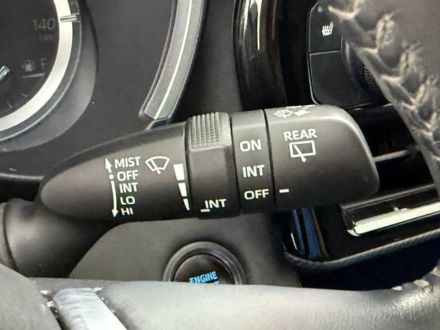 Used 2021 Toyota Highlander XSE FWD image 12