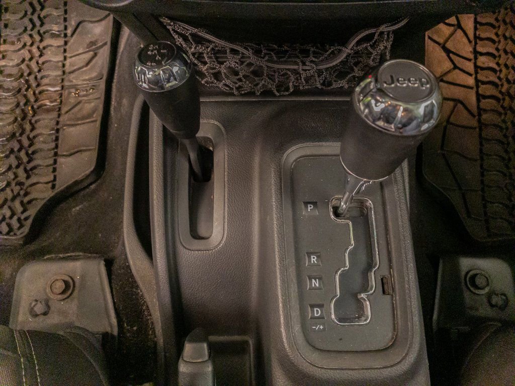 Used 2013 Jeep Wrangler Unlimited Sahara w/ Connectivity Group image 17