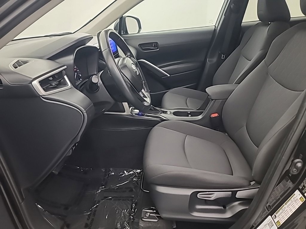Used 2025 Toyota Corolla Cross LE FWD image 26