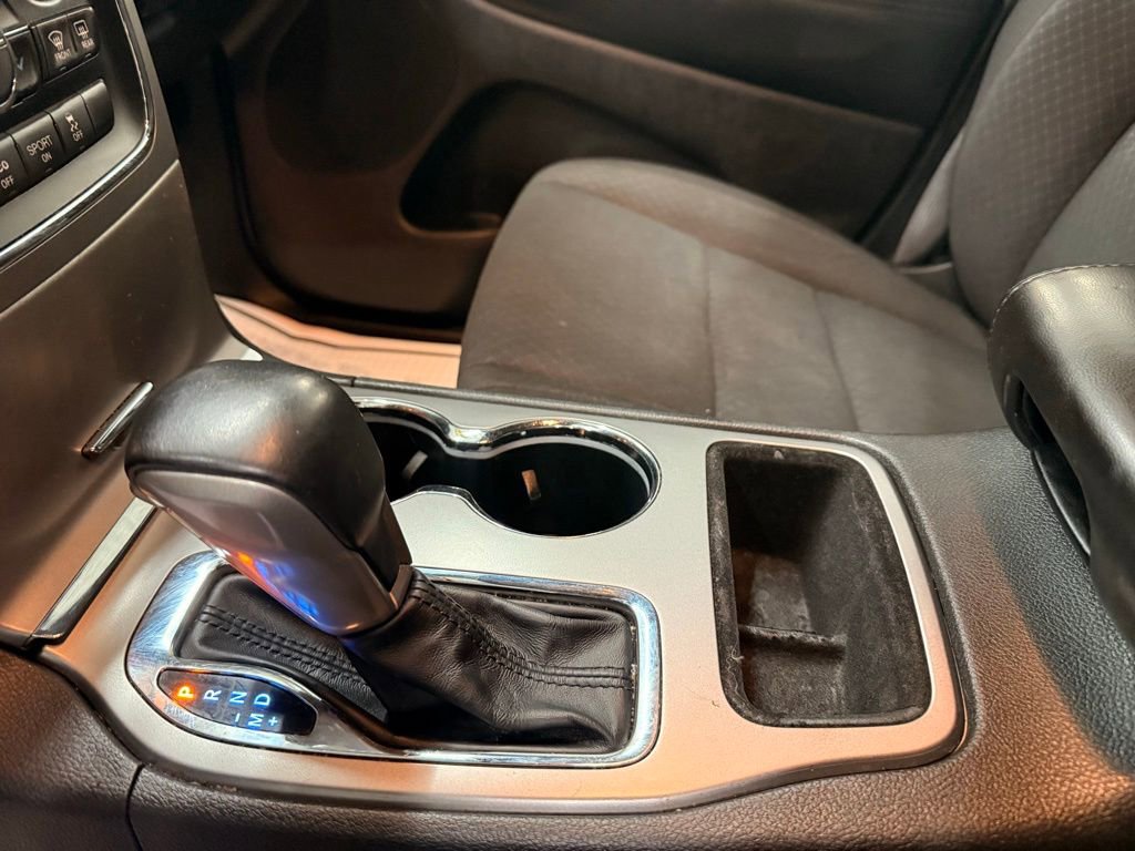 Used 2020 Jeep Grand Cherokee Laredo image 32