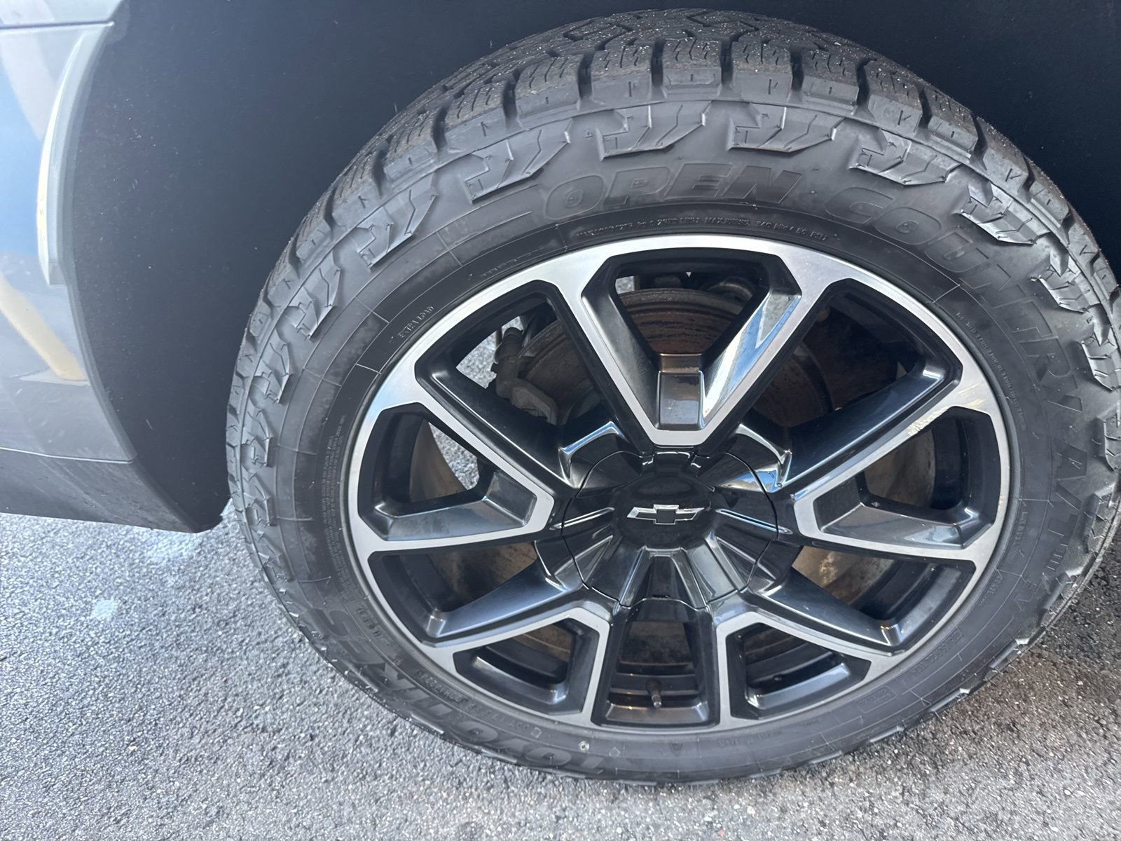 Used 2022 Chevrolet Tahoe RST w/ Luxury Package image 13