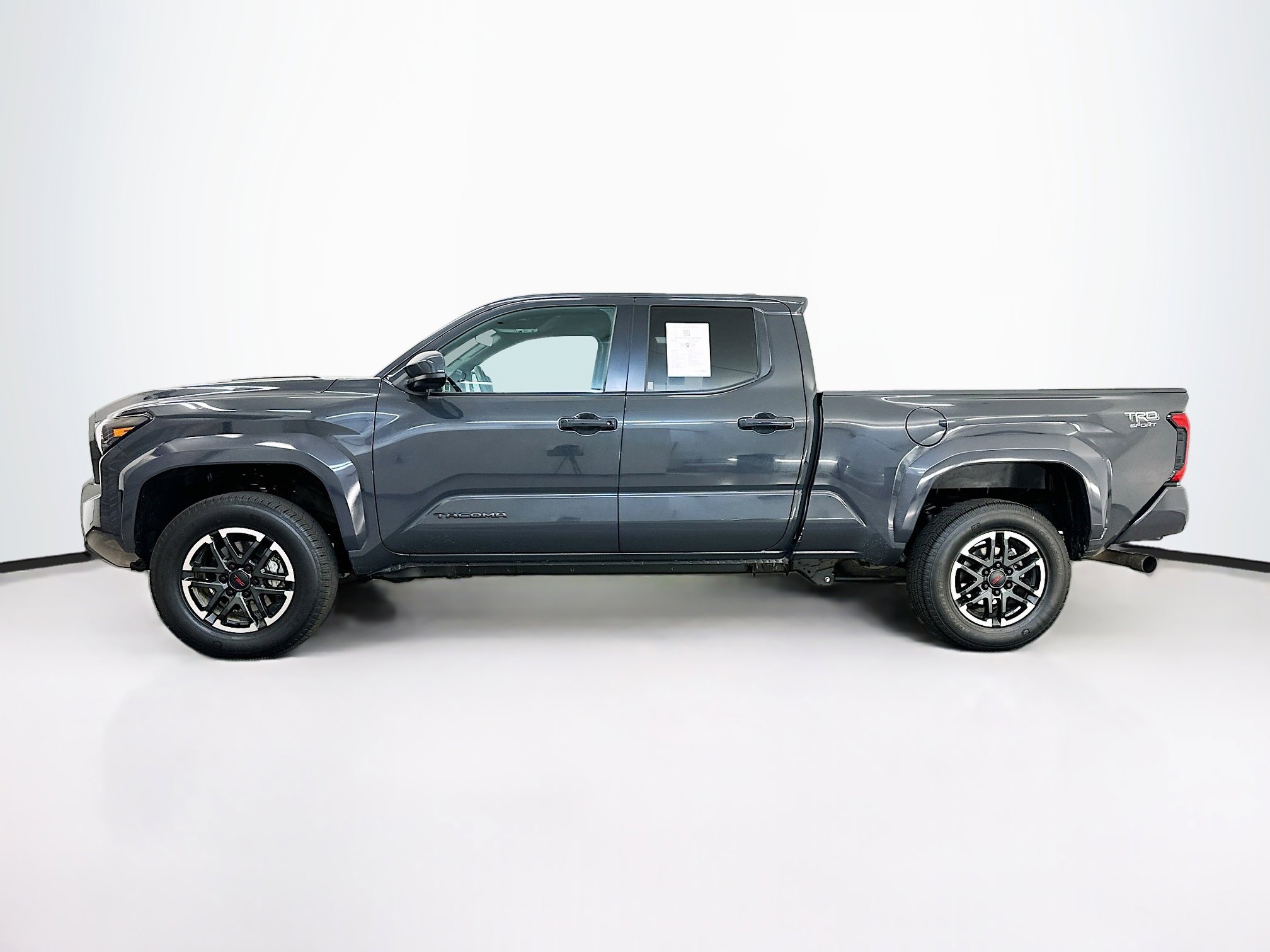 Used 2024 Toyota Tacoma TRD Sport image 4
