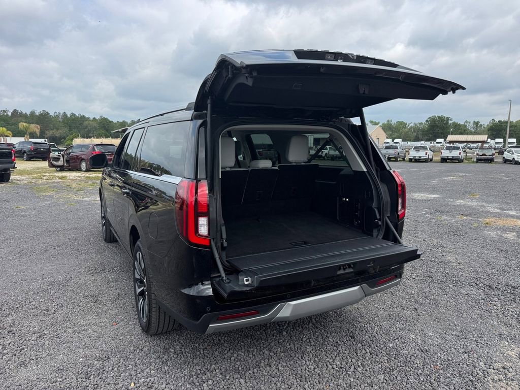 Certified 2025 Ford Expedition Max Platinum w/ Driver's Package AWD/4WD image 23