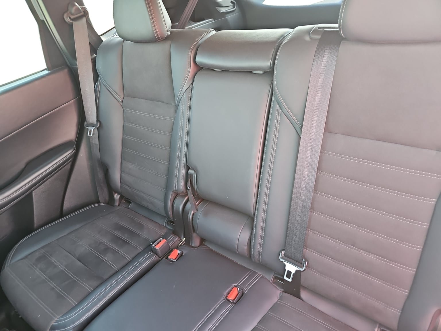 Used 2023 Mitsubishi Outlander SE FWD image 16
