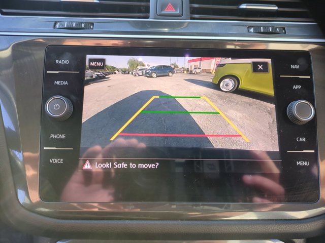 Used 2020 Volkswagen Tiguan SEL w/ Tiguan Three-Row MDO Package image 14