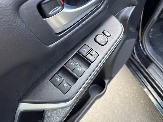 Used 2017 Toyota Camry SE FWD image 11