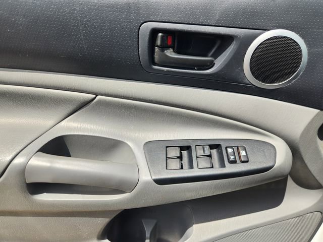 Used 2015 Toyota Tacoma PreRunner w/ SR5 Package image 21