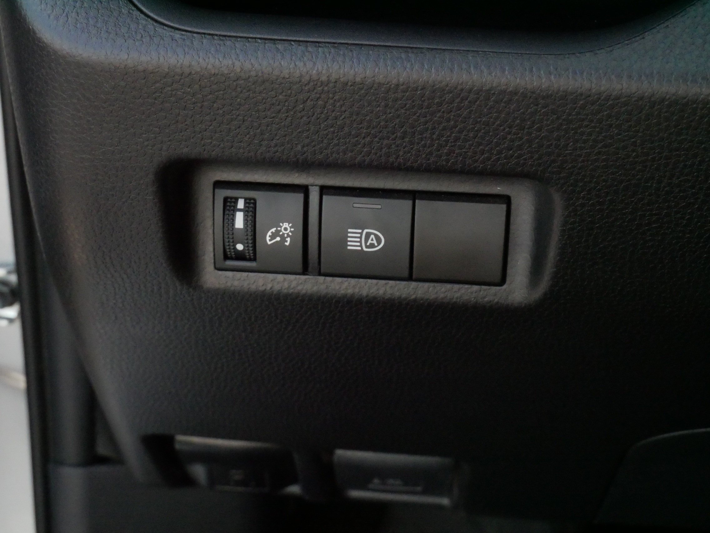 Certified 2025 Toyota RAV4 XLE AWD/4WD image 27