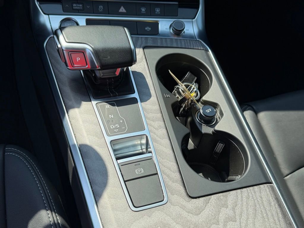 Used 2024 Audi A6 2.0T Premium image 24