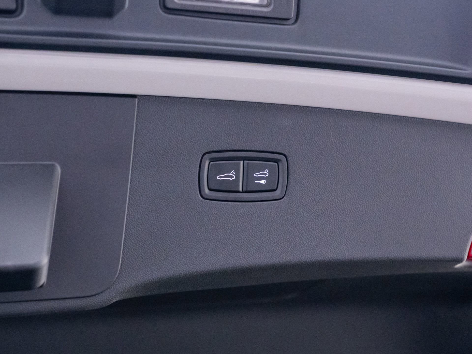 Certified 2025 Porsche Cayenne Turbo GT image 33