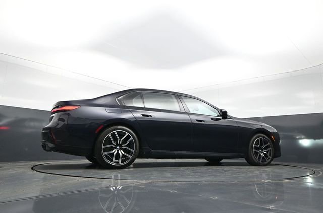 Used 2023 BMW 760i xDrive AWD/4WD image 28