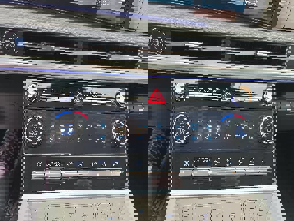 Used 2024 Hyundai Santa Fe Calligraphy image 31