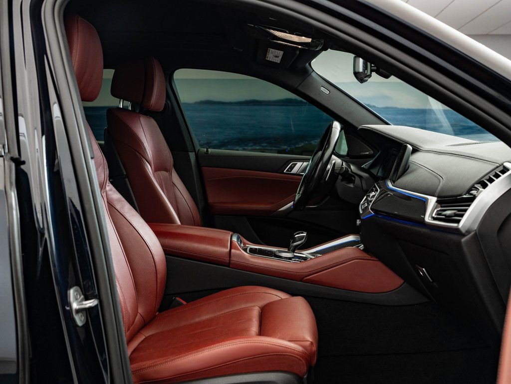 Used 2022 BMW X6 M50i image 24