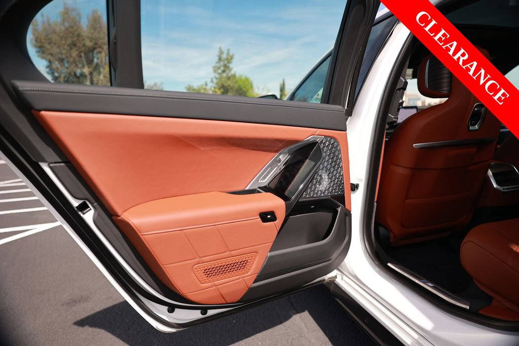 Used 2025 BMW i7 M70 w/ Executive Package image 38