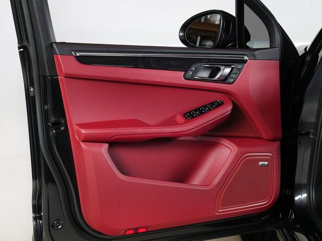 Certified 2025 Porsche Macan S AWD/4WD image 29