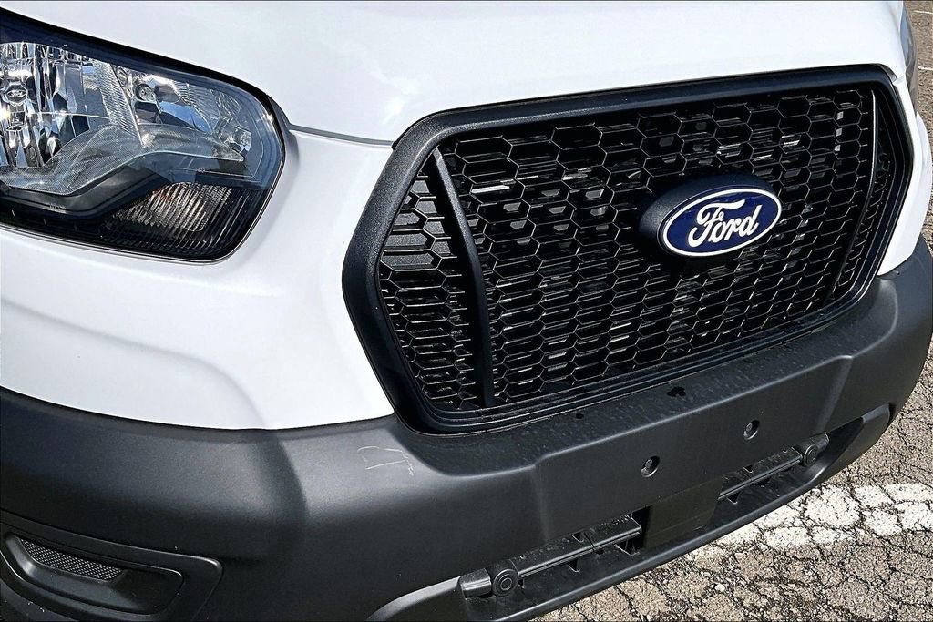 New 2026 Ford Transit 250 148 Medium Roof RWD image 33