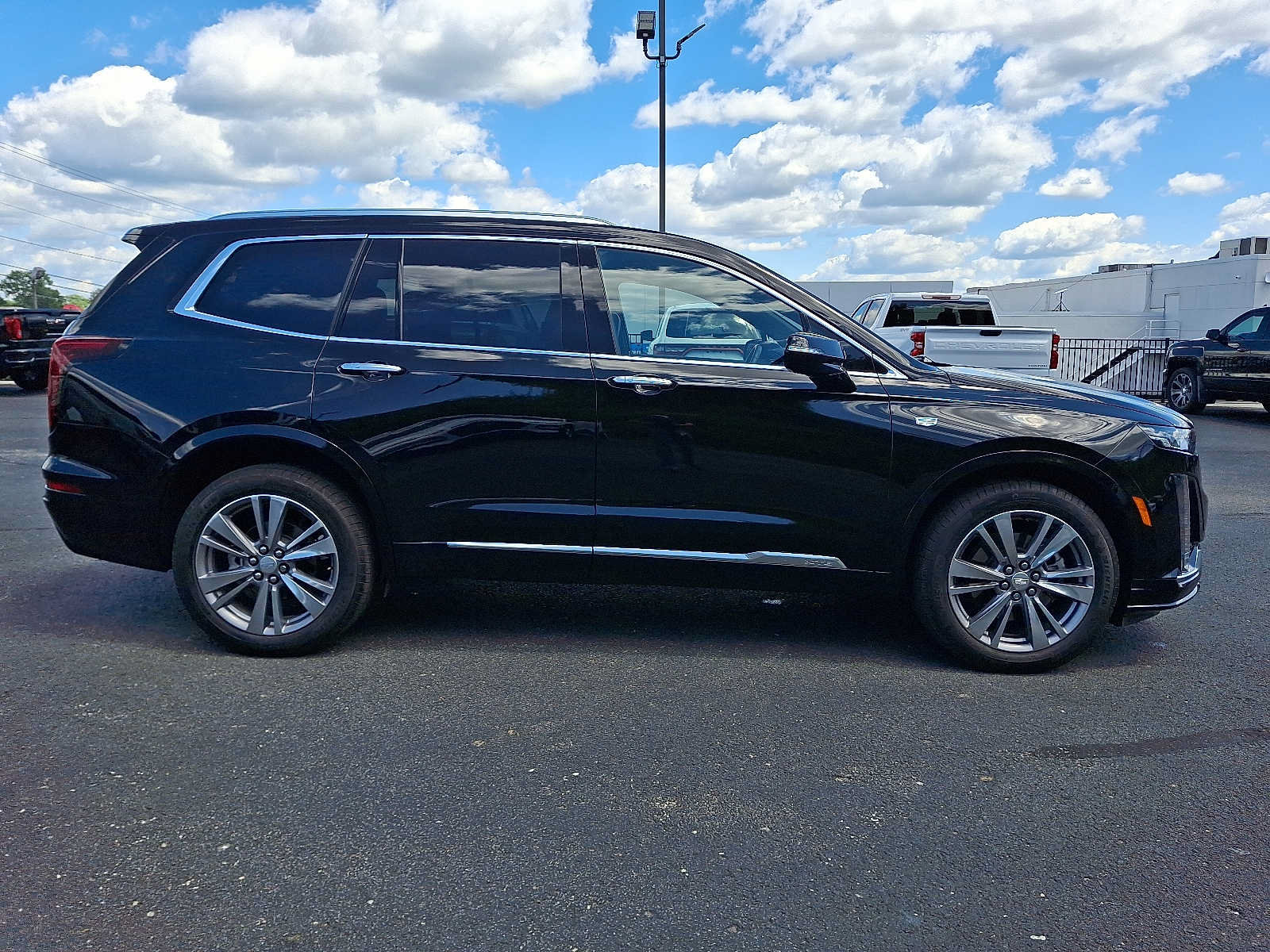 Used 2024 Cadillac XT6 Premium Luxury AWD/4WD image 7