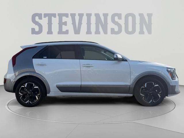 Used 2023 Kia Niro Wave w/ Wave Preserve Package FWD image 6