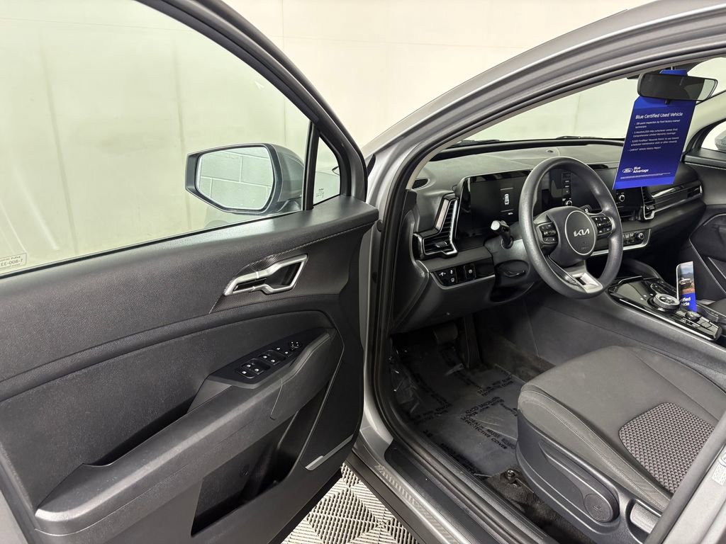 Used 2023 Kia Sportage LX AWD/4WD image 12