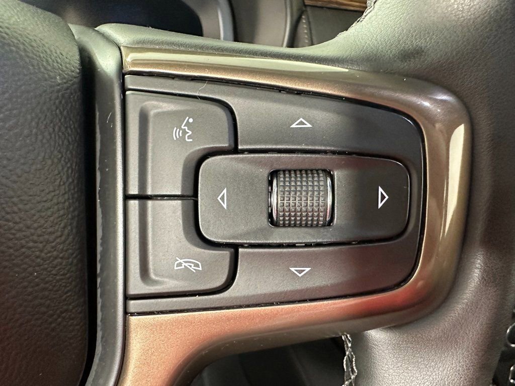 Used 2023 Chevrolet Suburban High Country AWD/4WD image 21