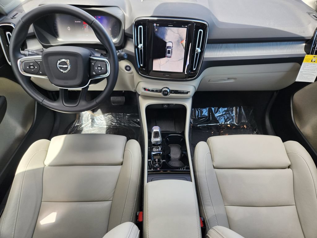 New 2026 Volvo XC40 B5 Plus w/ Protection Package Premier AWD/4WD image 16