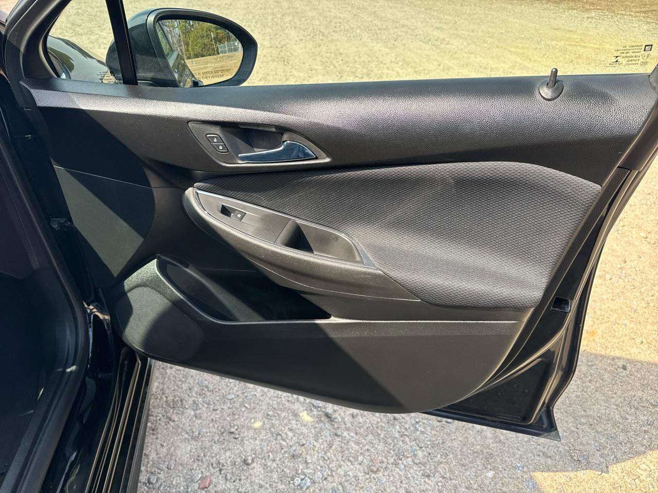 Used 2017 Chevrolet Cruze LT w/ RS Package image 23