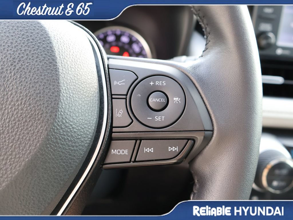 Used 2022 Toyota RAV4 XLE Premium AWD/4WD image 29