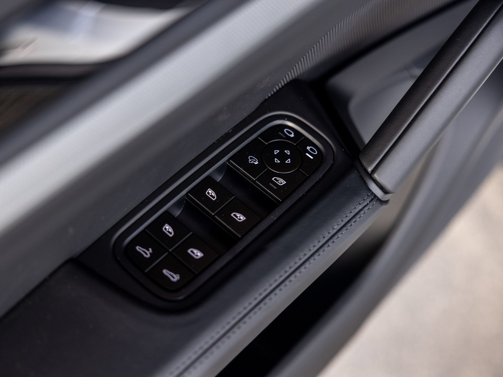 New 2026 Porsche Cayenne Coupe AWD/4WD image 45