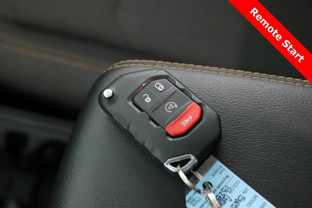 Used 2025 Jeep Wrangler Unlimited Sahara image 3