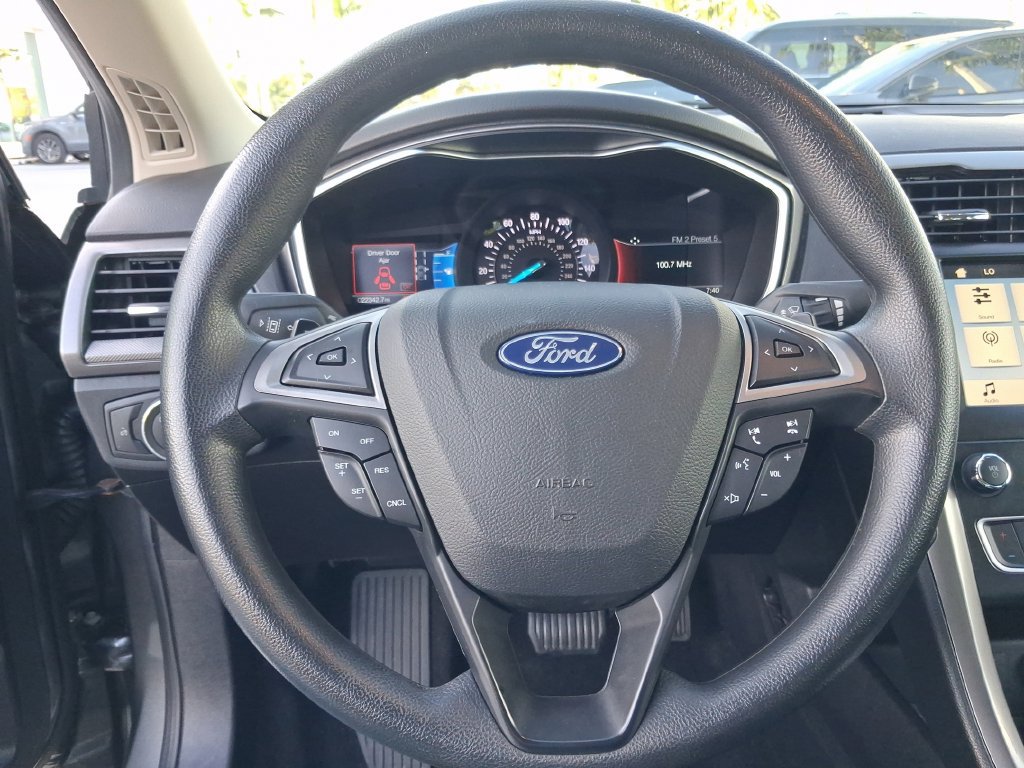 Used 2019 Ford Fusion SE FWD image 17
